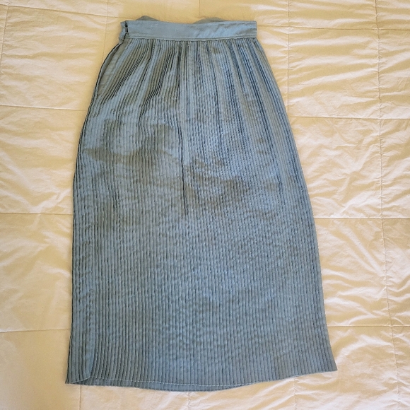 80's Straight Pleated Midi Skirt with Pointed Waistband - Picture 4 of 5